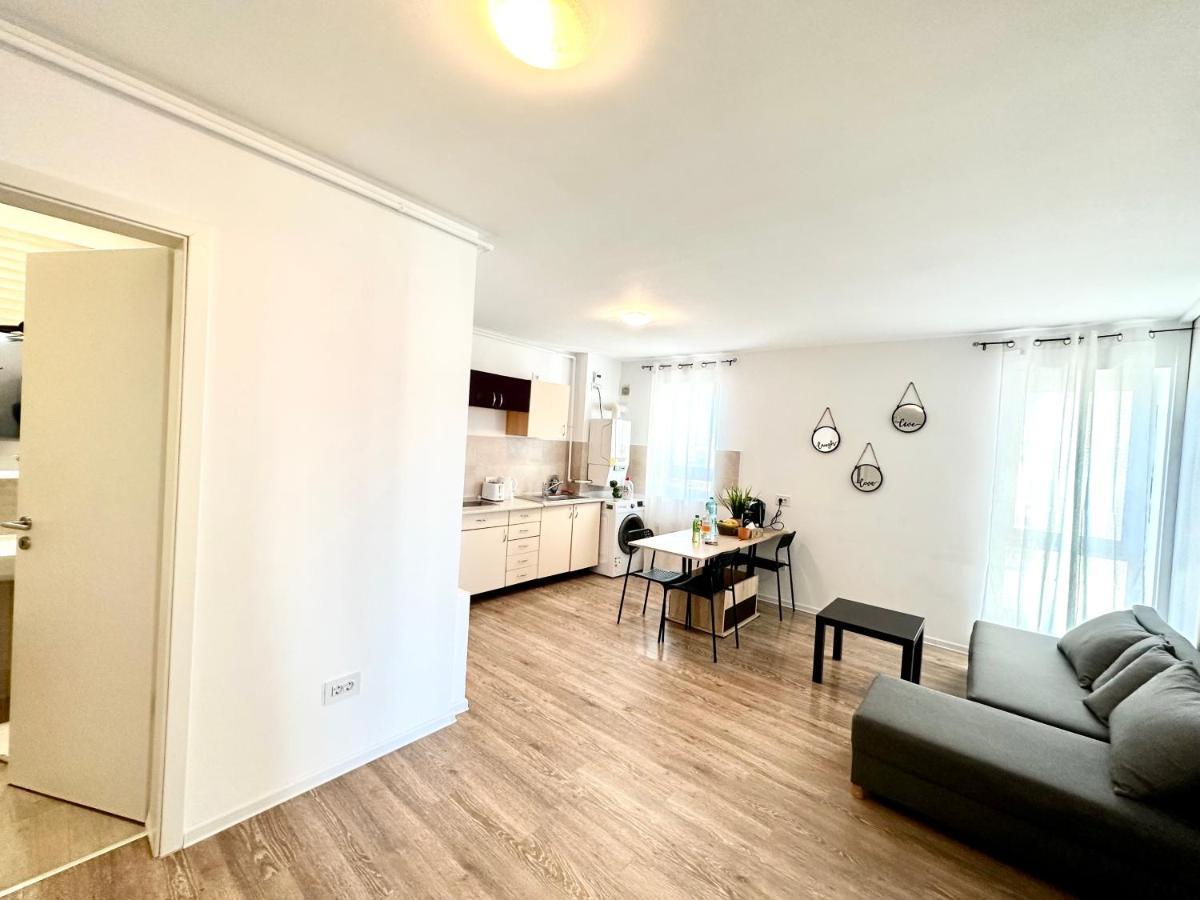 Kasper Coresi Mall - Rise Private Apartments & Suites براشوف المظهر الخارجي الصورة