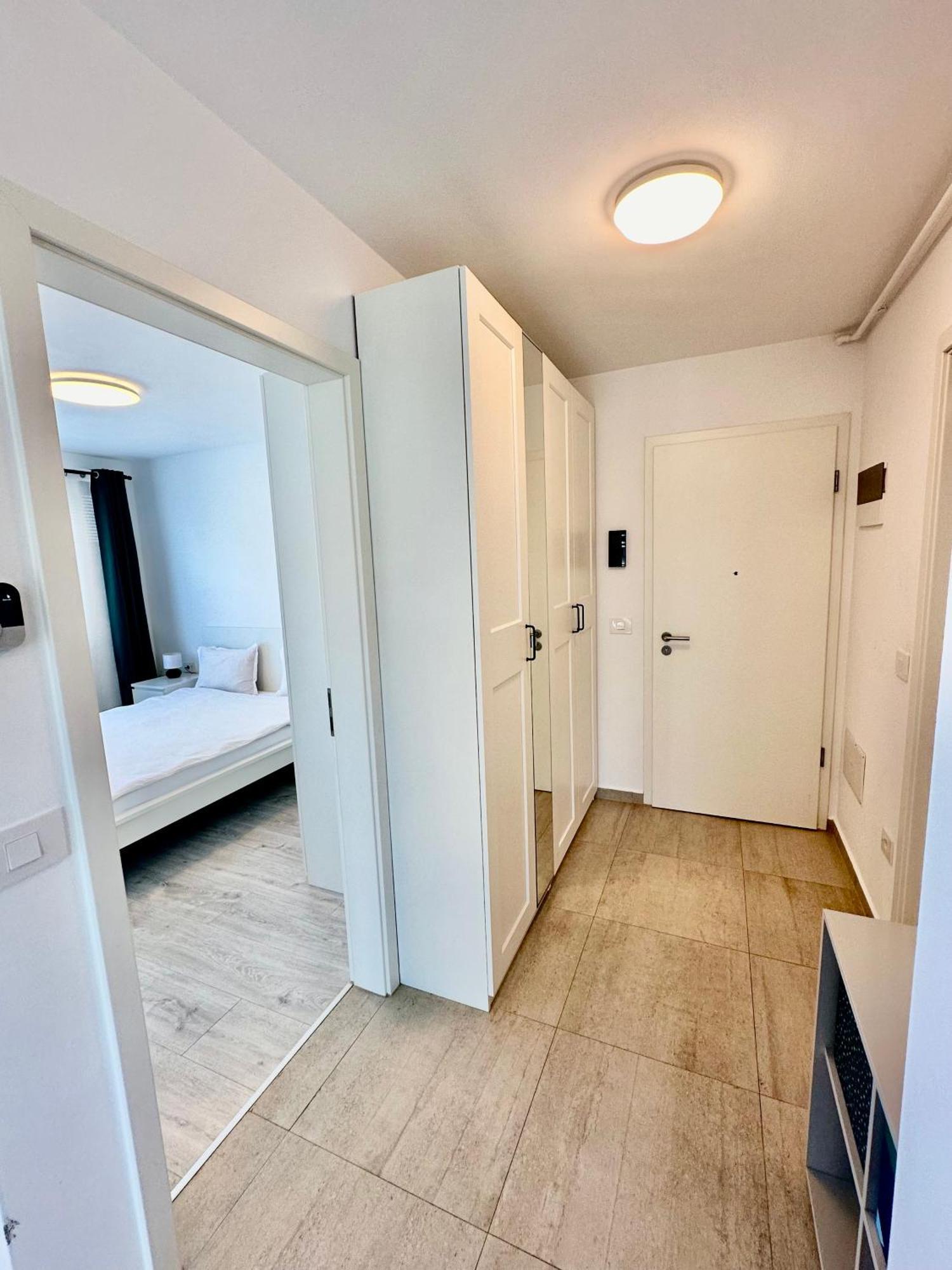 Kasper Coresi Mall - Rise Private Apartments & Suites براشوف المظهر الخارجي الصورة
