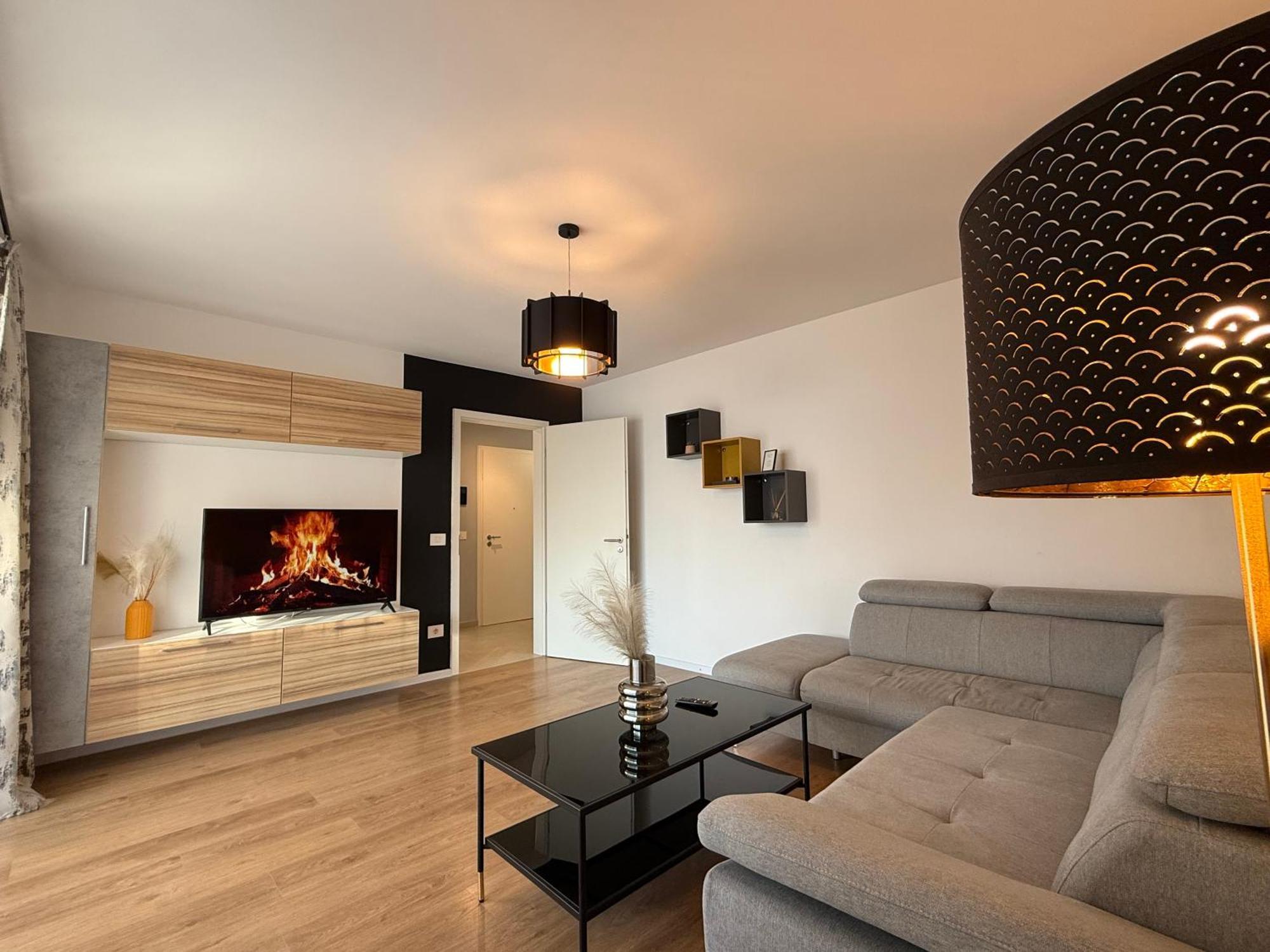Kasper Coresi Mall - Rise Private Apartments & Suites براشوف المظهر الخارجي الصورة